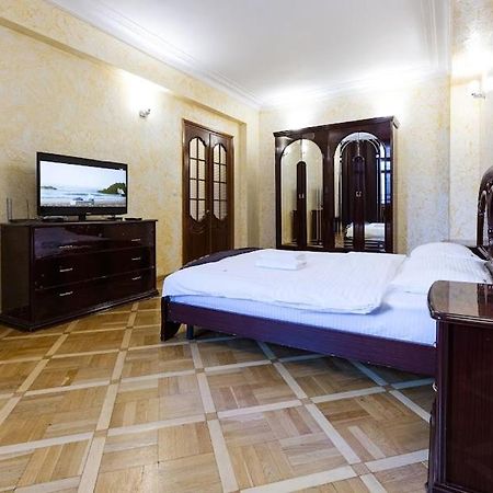 Apartment Arena City 911 Kiev Bagian luar foto