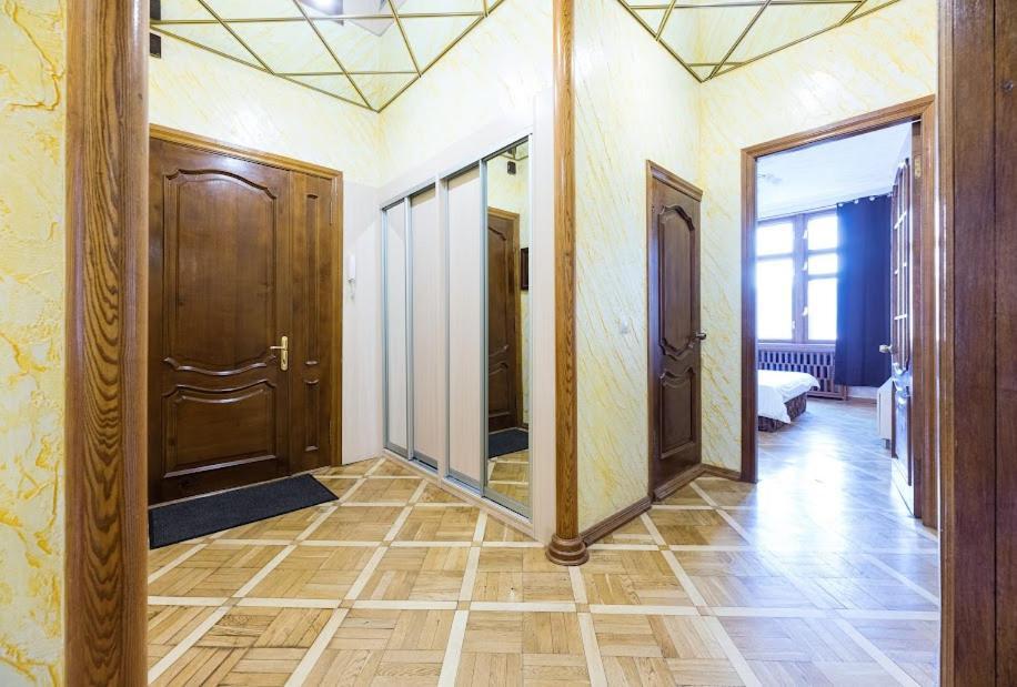 Apartment Arena City 911 Kiev Bagian luar foto