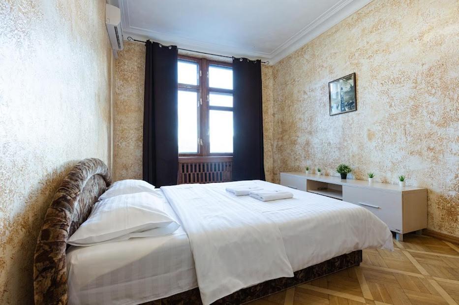 Apartment Arena City 911 Kiev Bagian luar foto