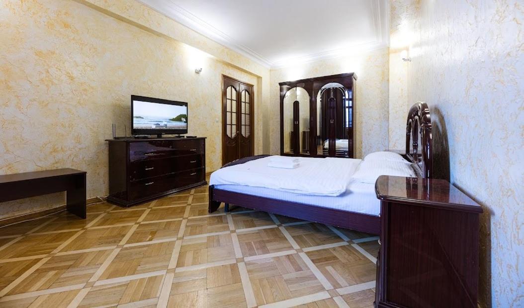 Apartment Arena City 911 Kiev Bagian luar foto