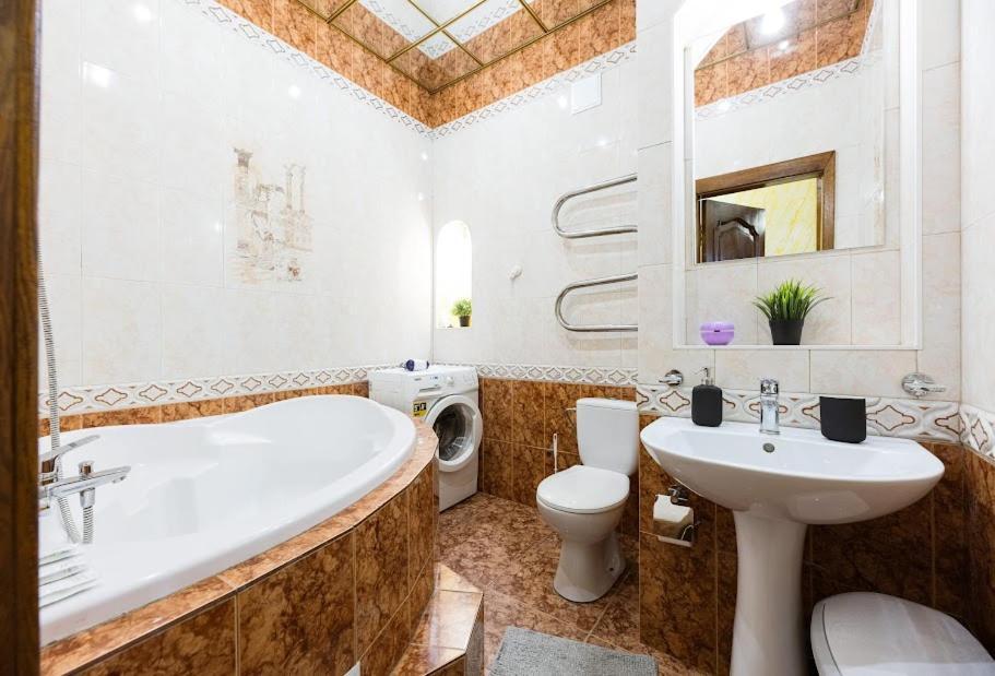 Apartment Arena City 911 Kiev Bagian luar foto
