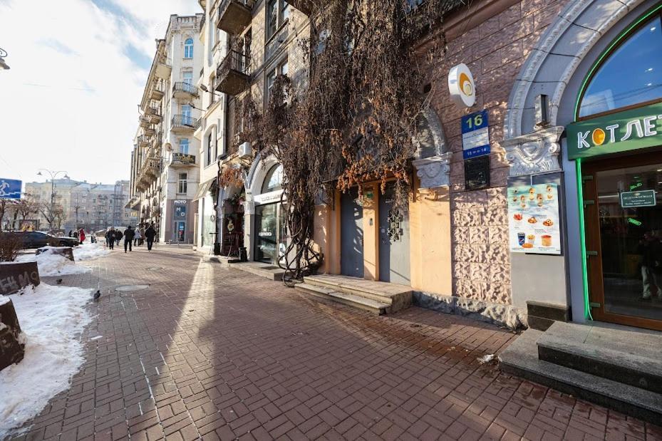 Apartment Arena City 911 Kiev Bagian luar foto